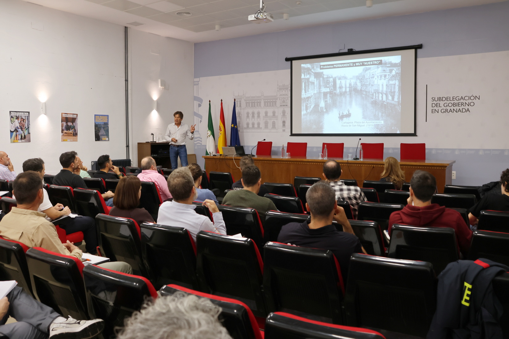 Mejorar la prevención y respuesta ante las inundaciones es el objetivo del encuentro que se celebra en Granada con un centenar de profesionales
